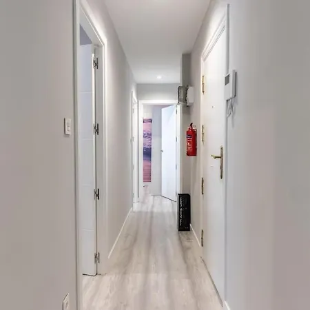 Gran Bilbao Xii By Aston Apartment *